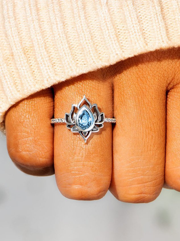 Vintage Floral All Season Metal Wedding Metal Crystal Hot List Ring Ring for Women